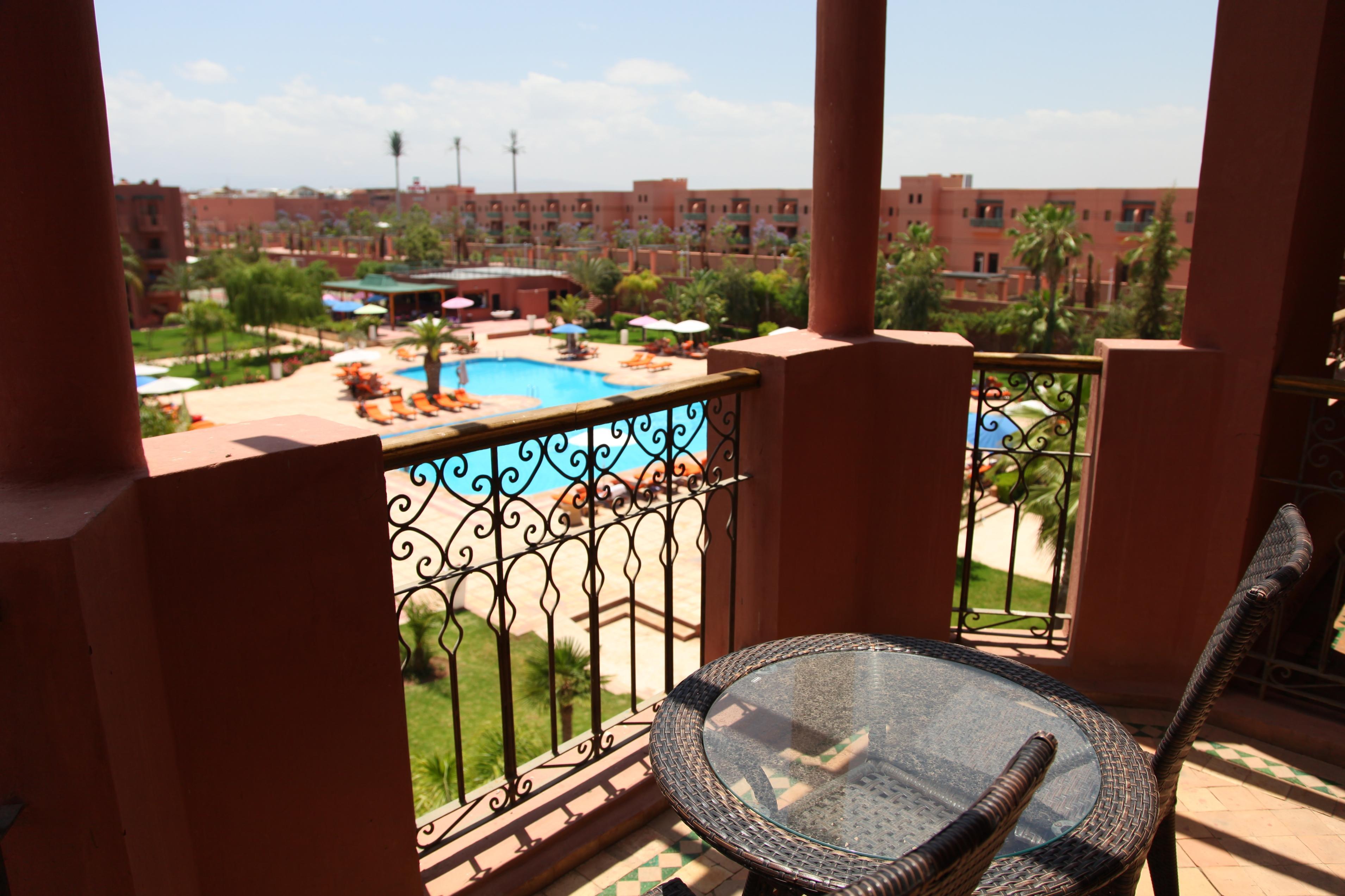 Palm Plaza Marrakech Hotel Marrakesh Ngoại thất bức ảnh A view of the swimming pool from a hotel room