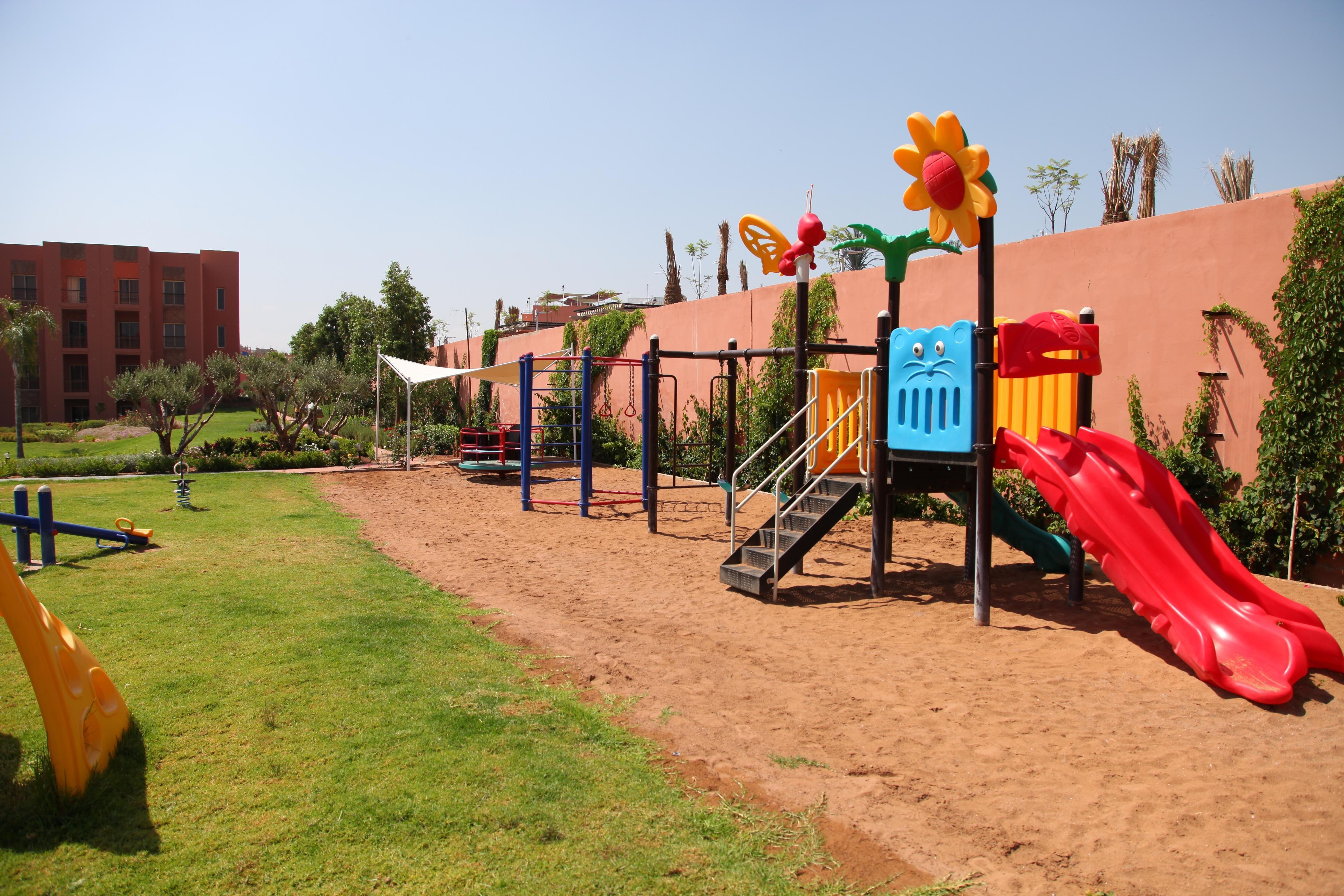 Palm Plaza Marrakech Hotel Marrakesh Ngoại thất bức ảnh Playground at the school