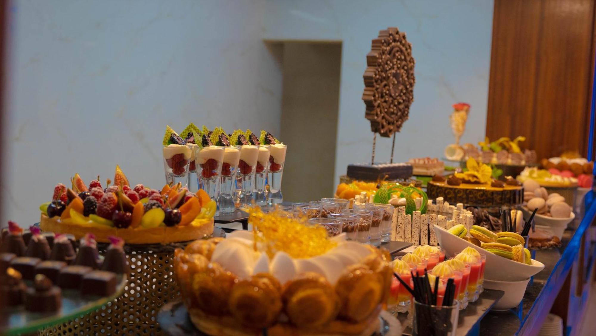 Palm Plaza Marrakech Hotel Marrakesh Ngoại thất bức ảnh A dessert buffet